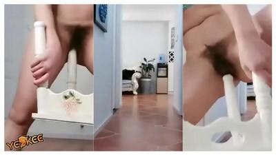 คลิปโป๊หื่นๆ สาวจีนชอบซาดิสไลฟ์สด เอาขาเก้าอี้ยัดหีตัวเอง เข้าลึกมากหื่นของจริง